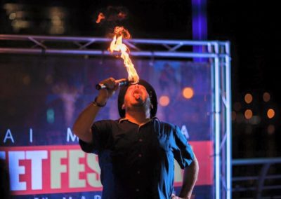 Greg Frisbee eats fire in Dubai